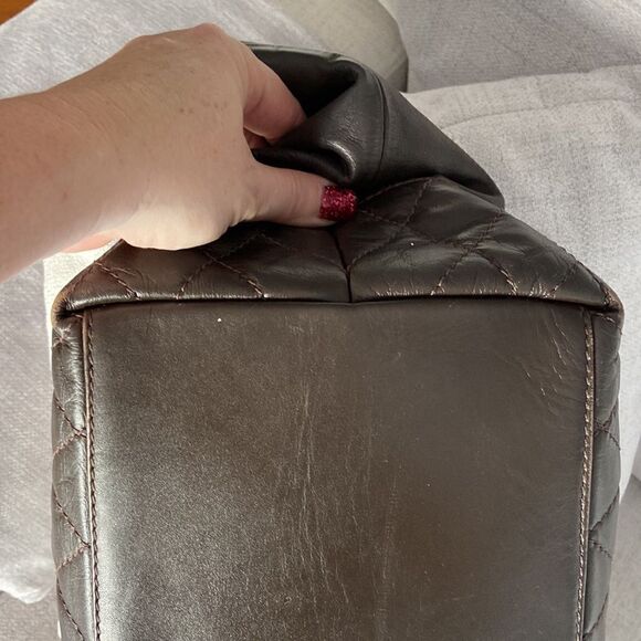 Chanel Lamb skin should’ve back zipper closure silver details chocolate color - Picture 10 of 17